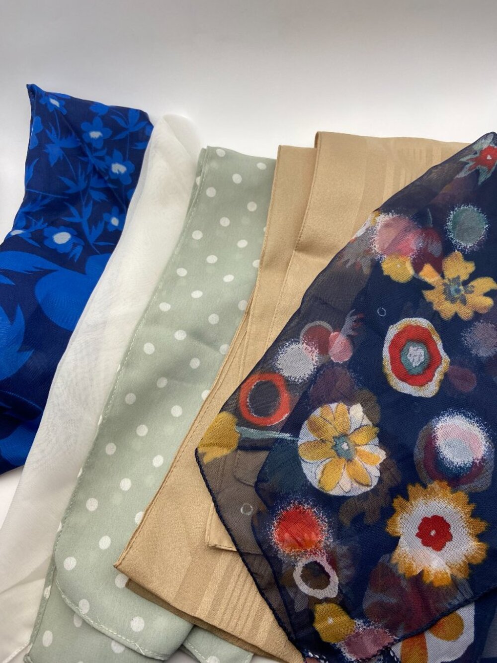 5 Vintage Scarves Lot#3 Different Colors and Sizes Some with Tags 60's to 90's - Picture 5 of 11